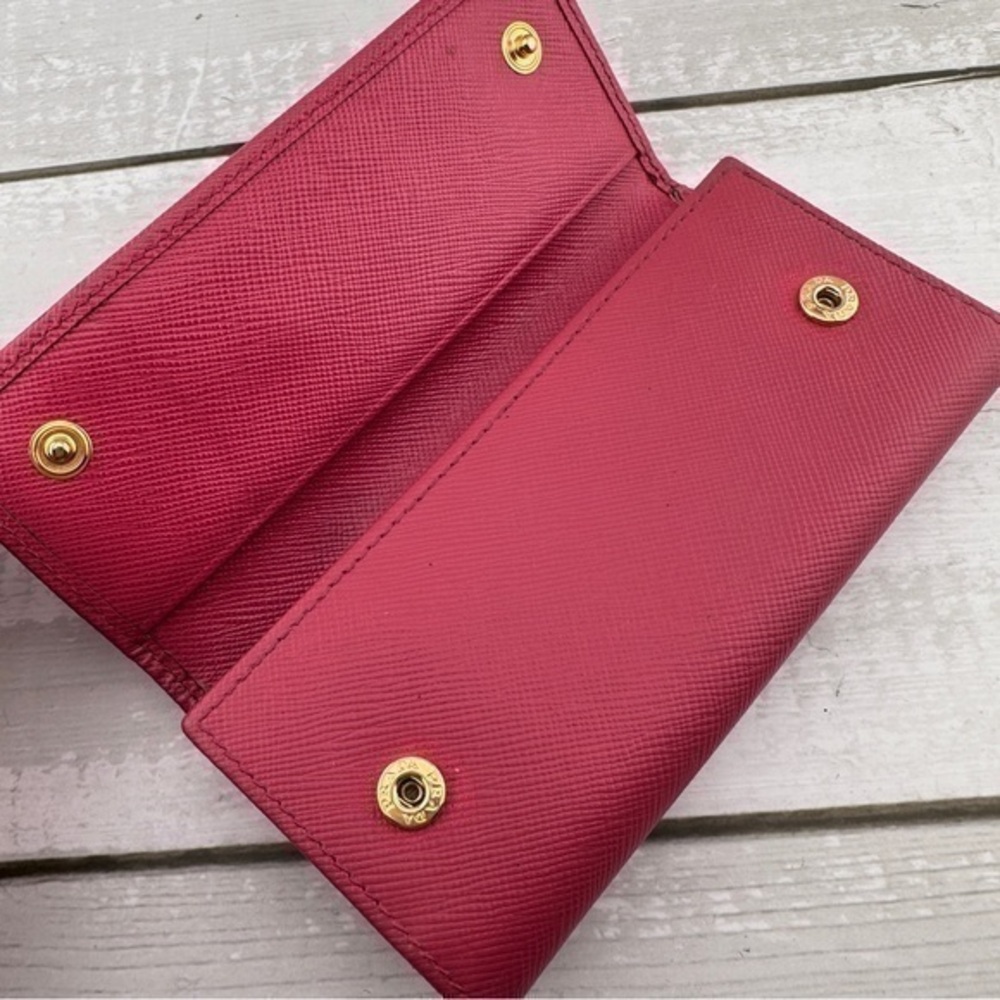 EXCELLENT CONDITION Authentic Prada Saffiano Key Pouch. Color: Pink. - Picture 2 of 14